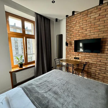 Przystanek Warszawska 26 *