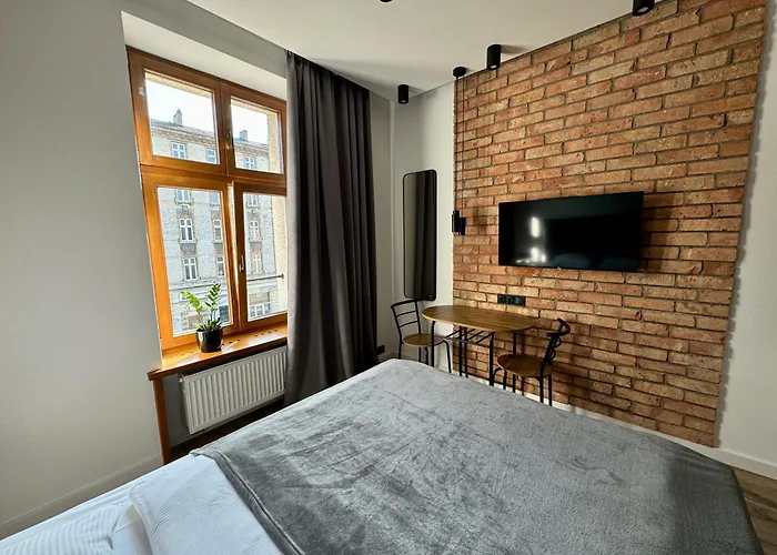 Przystanek Warszawska 26 *